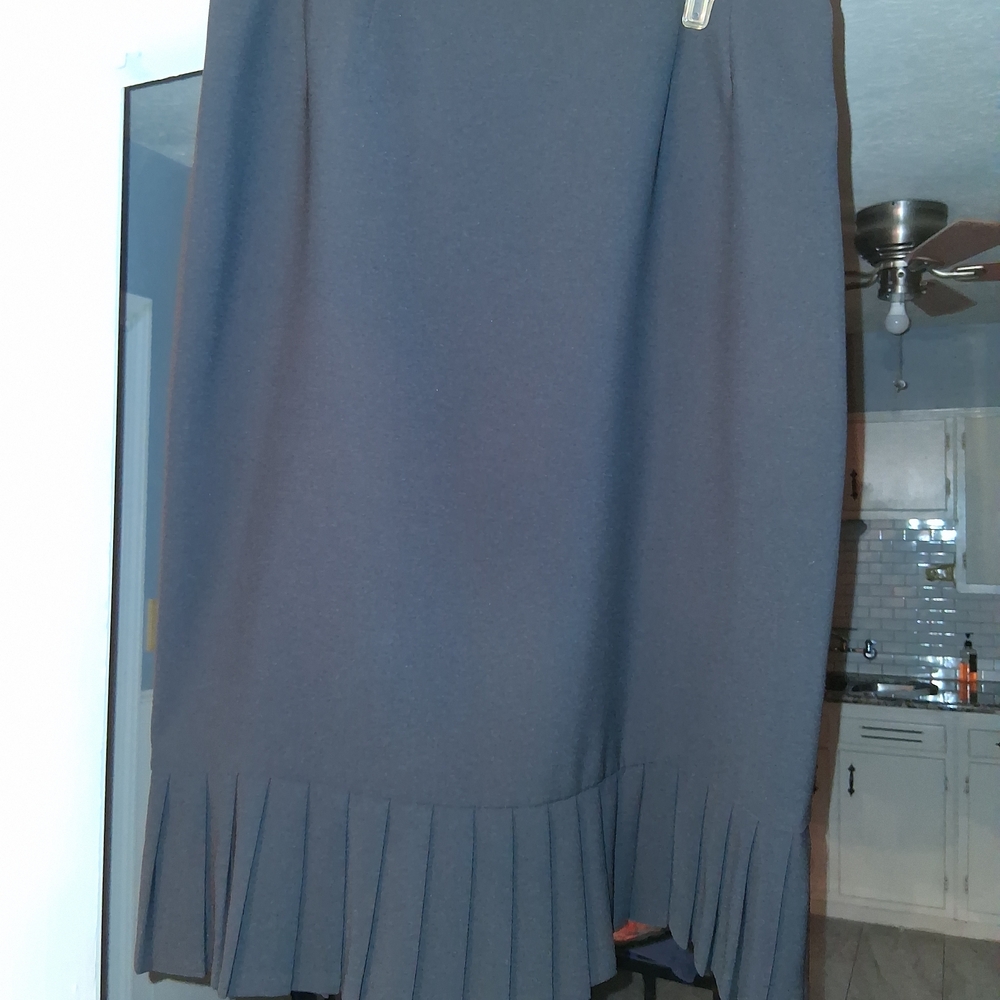 Kasper Black Skirt with Pleats